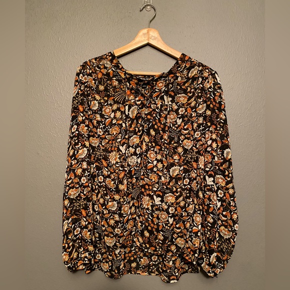 a.n.a Tops - A.N.A Women’s Multicolor Floral Blouse (size L)